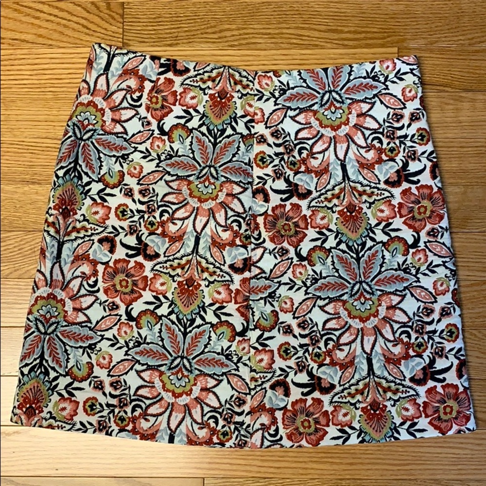 Zip-up floral skirt from Loft